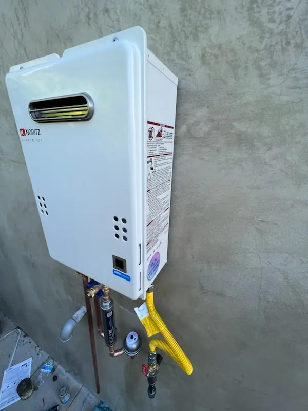 Tankless water heater installation for Pinecrest West Park homes